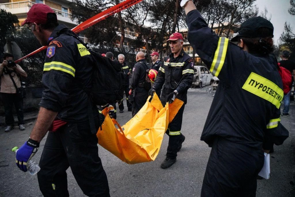 Στους 88 οι νεκροί – Πέθανε 42χρονη που νοσηλευόταν στο ΚΑΤ